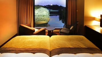 Twin Room (With Castle View) | Blackout drapes, free WiFi