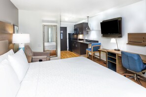 Desk, laptop workspace, blackout drapes, iron/ironing board - Candlewood Suites Muskogee by IHG (Muskogee)