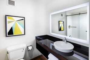 Shower, towels - Candlewood Suites Muskogee by IHG (Muskogee)