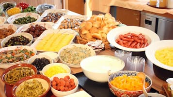 Desayuno buffet (JPY 1100 por persona)