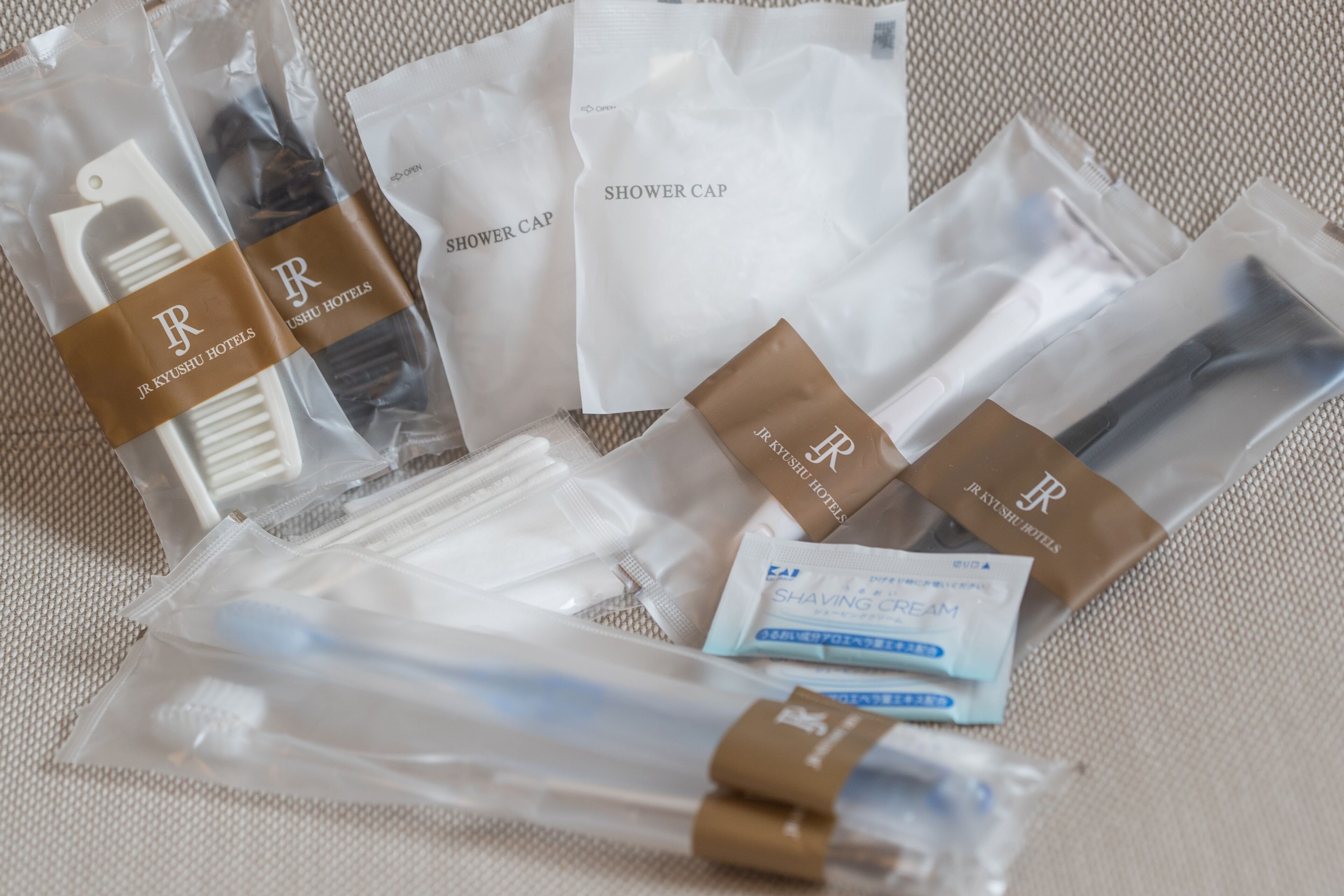 combined shower/bathtub, free toiletries, hair dryer, slippers