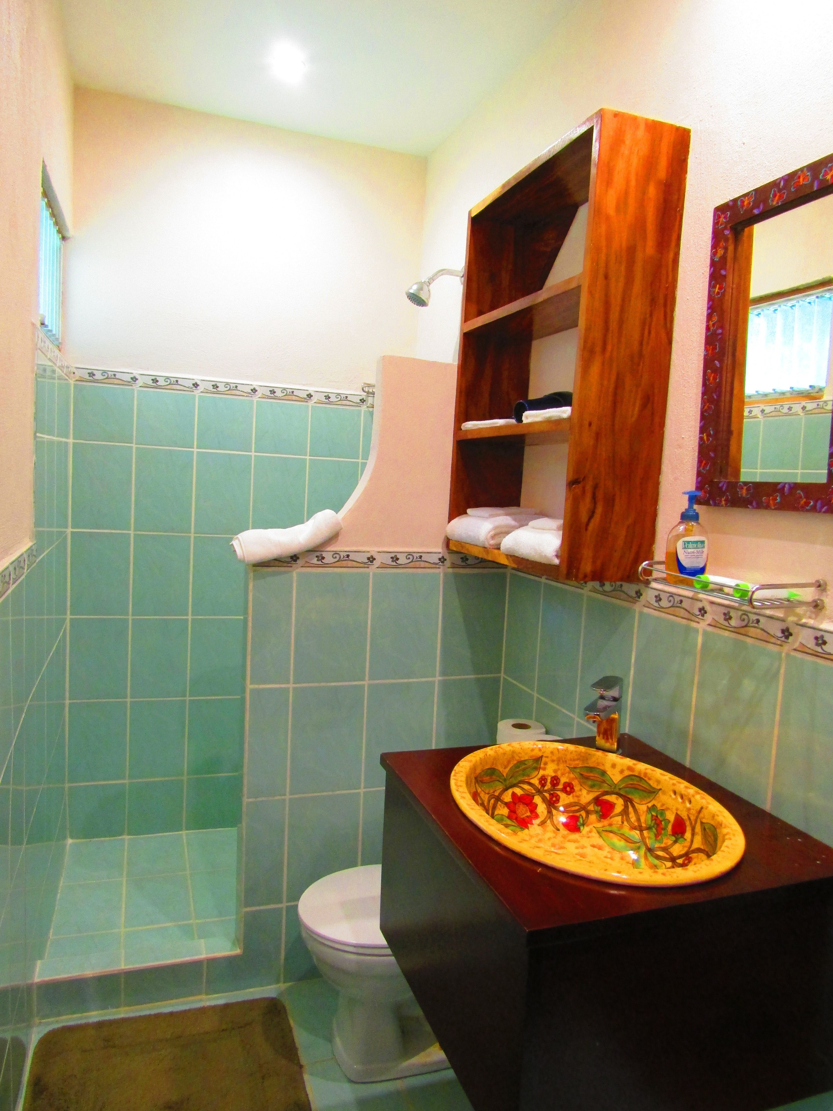 standard twin room | bathroom | shower, towels