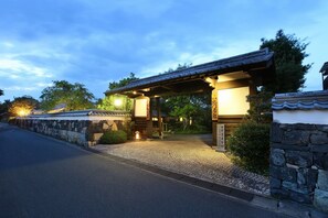 Majoituspaikan sisäänkäynti