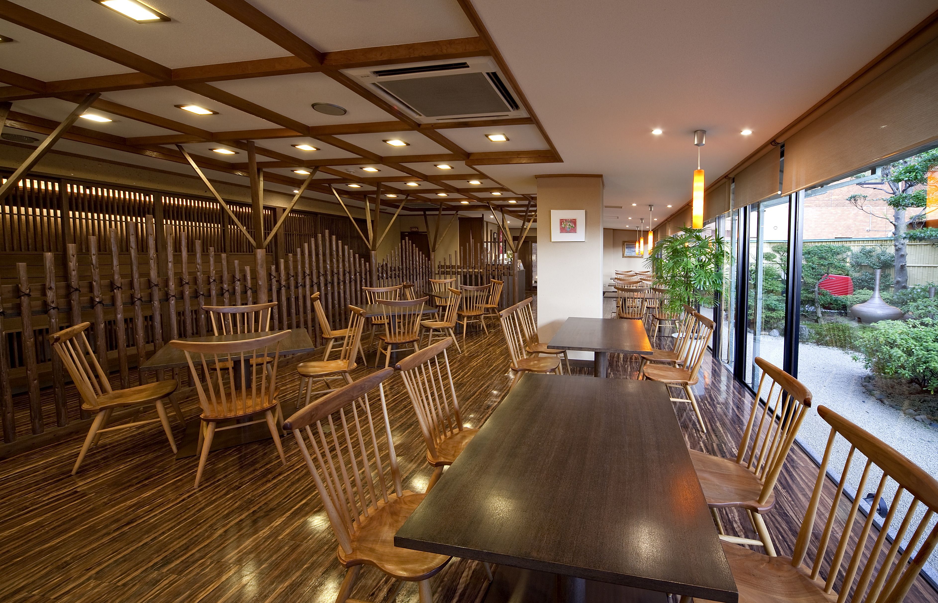 daily buffet breakfast (jpy 1100 per person)