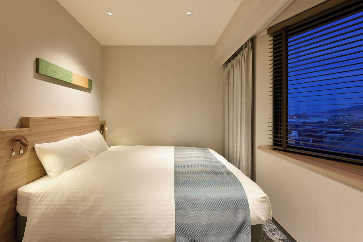 Down duvets, desk, blackout curtains, free WiFi