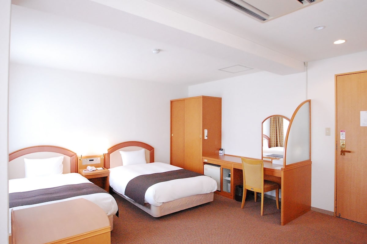 Down duvets, desk, blackout curtains, free WiFi