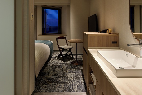Double Room, Non Smoking (Simmons Bed) with Shower Booth | Down comforters, desk, blackout drapes, cribs/infant beds