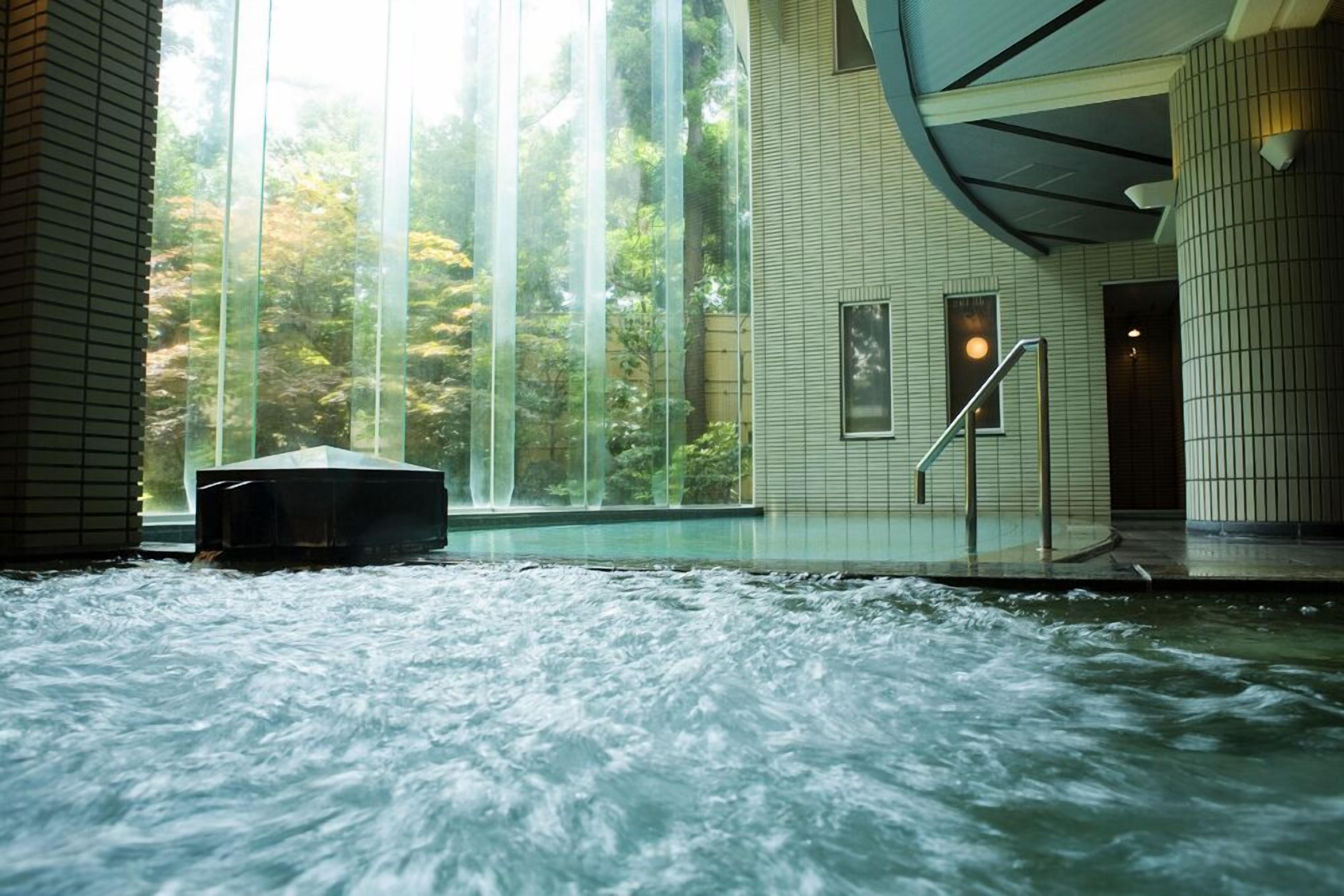 Nhà tắm công cộng