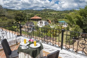 Terrace/patio - San Agustin Internacional Hotel (San Agustin)