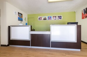 Reception - Motel 6 New Iberia, LA (New Iberia)