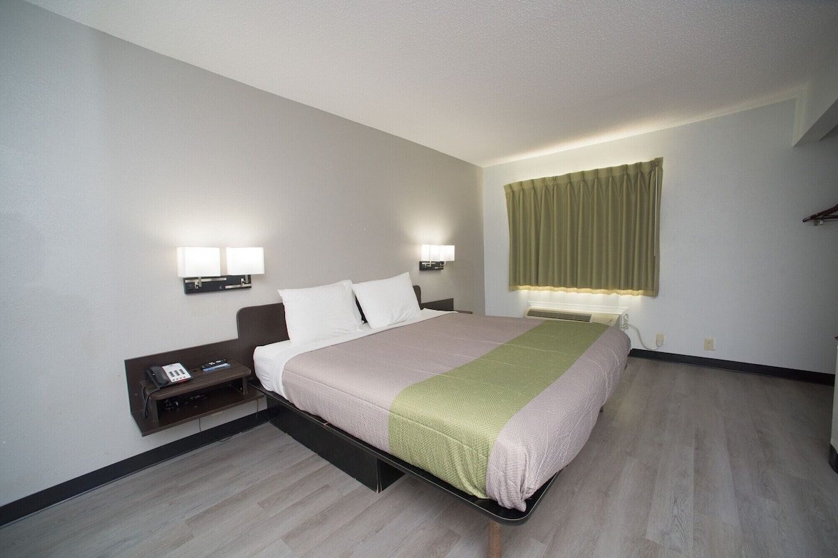 Schreibtisch, kostenloses WLAN, Bettwäsche, Rollstuhlgeeignet