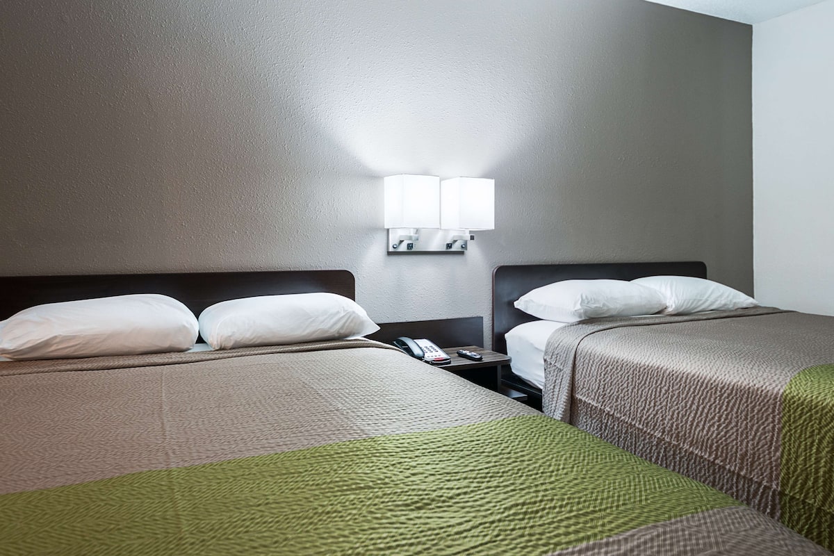 Schreibtisch, kostenloses WLAN, Bettwäsche, Rollstuhlgeeignet