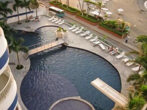 Outdoor pool - Apartamento Edificio Palmetto 2301 - Arriendos IH (Cartagena de Indias)