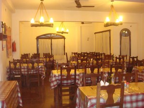 Dining - Hotel Nuevo Madrid (Termas de Rio Hondo)