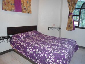 Chambre double, 1 lit double | Bureau, accĂšs au Wi-Fi (inclus)