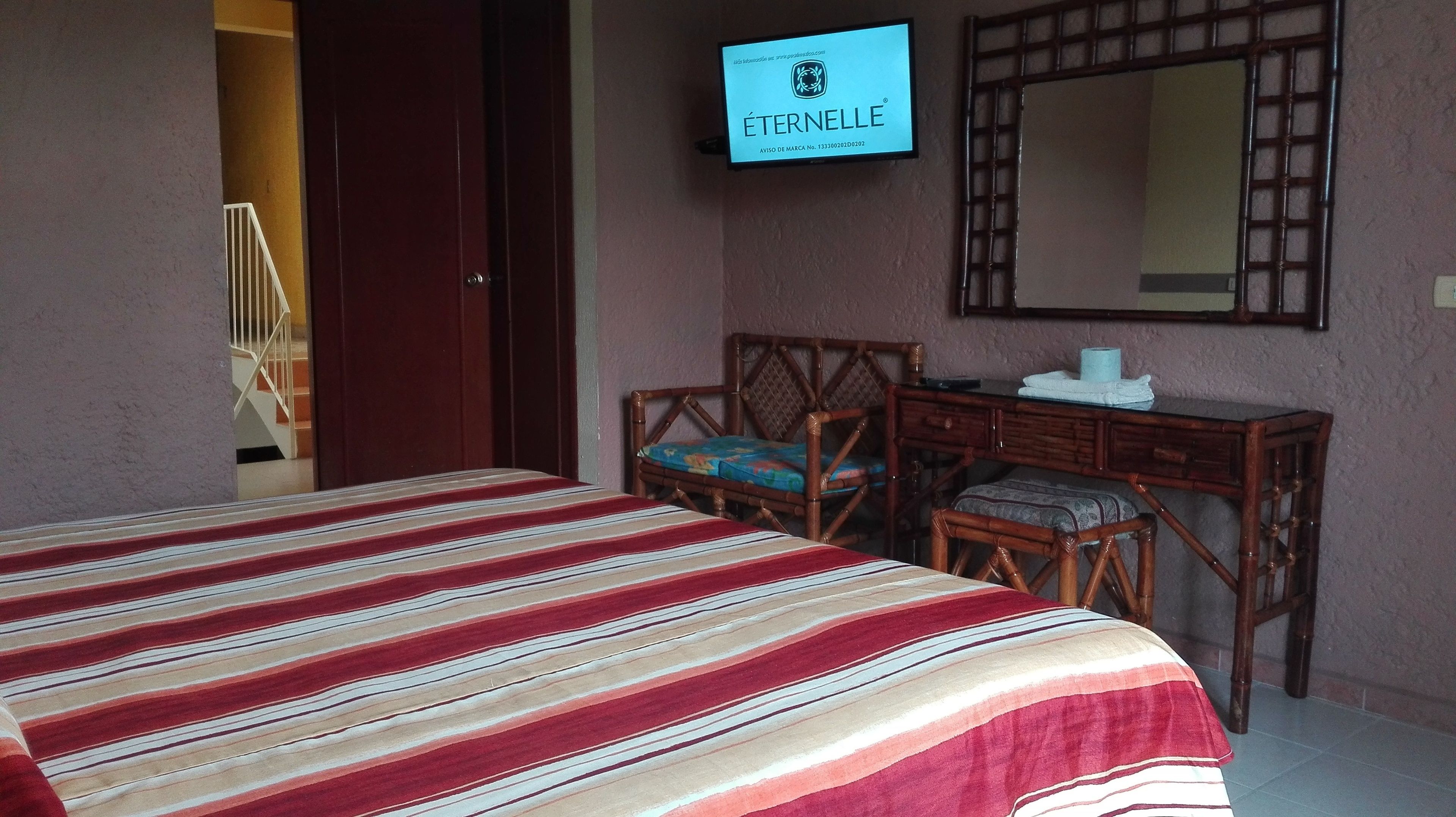 Habitación doble, 1 cama King size | Wifi gratis y ropa de cama 