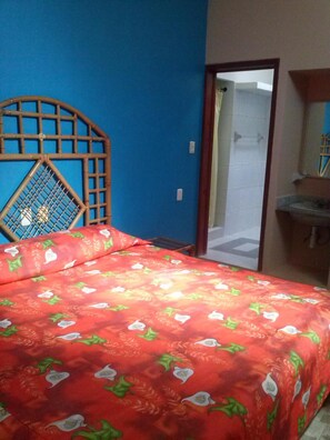 Free WiFi, bed sheets - Hotel Angela Carolina (Coatepec)