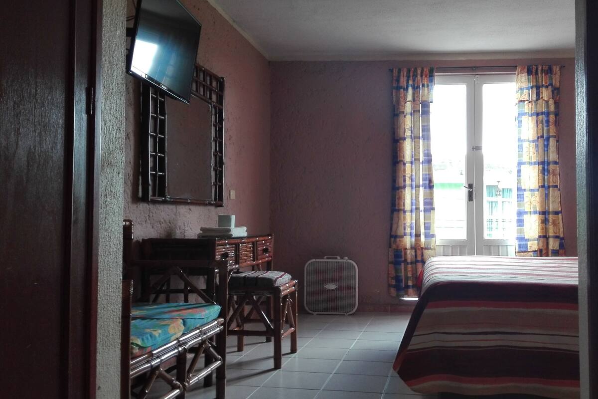 Tweepersoonskamer, 1 kingsize bed | Gratis wifi, beddengoed