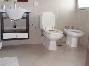Bathroom - Altos de Tarragona (Escobar)