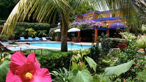Outdoor pool - Casa Grande Posada Ejecutiva (Cuernavaca)