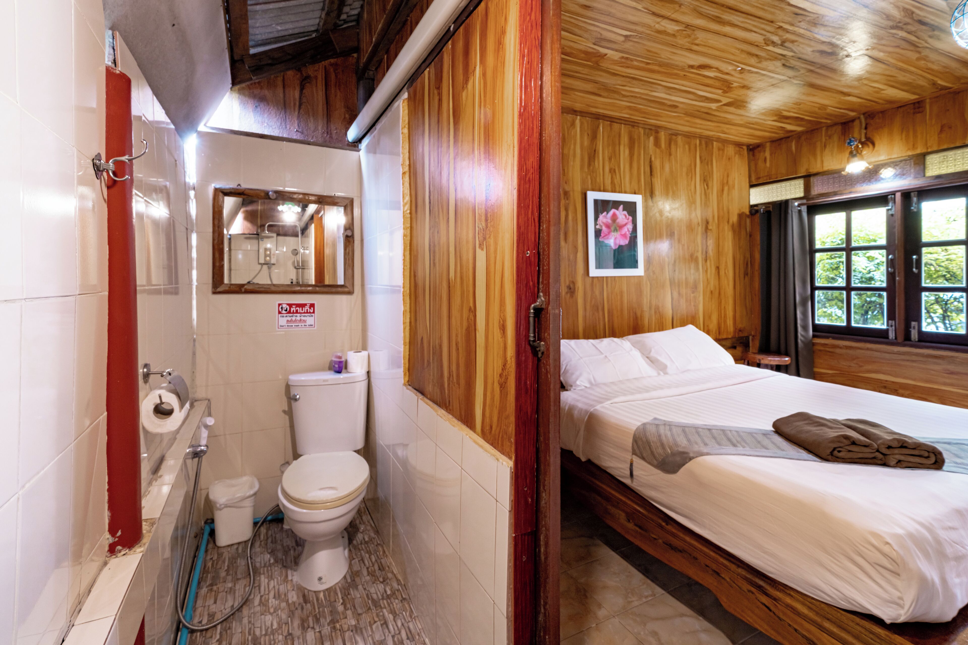 budget double room | bathroom | shower, rainfall showerhead, free toiletries, hair dryer