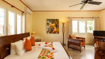 3 bedrooms, in-room safe, iron/ironing board, free WiFi