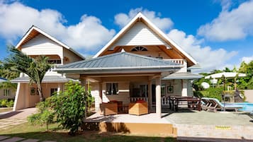 Family Villa, 3 Bedrooms | Balcony