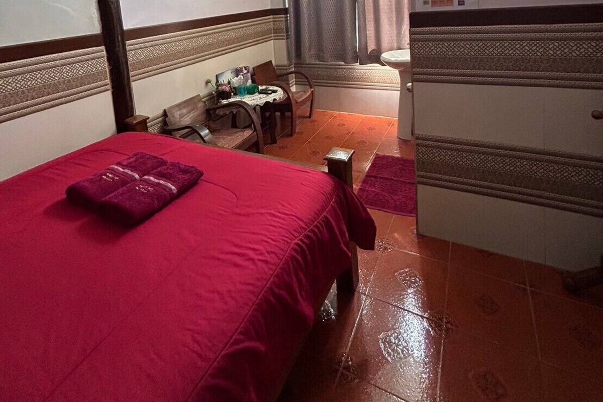 Standard Queen Room with Air Con | WiFi (無料)