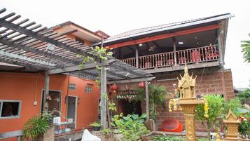 Children's play area - outdoor