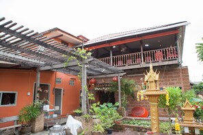 Children's play area - outdoor - Baan Are Gong Riverside Homestay (Ayutthaya)