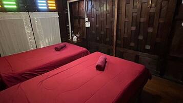 Free WiFi, wheelchair access