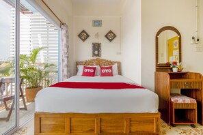 Superior Double Room | Desk, free WiFi, bed sheets - Bann One Love (Ayutthaya)