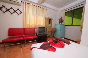Double | In-room safe, desk, free WiFi - Green Hostel (Ayutthaya)