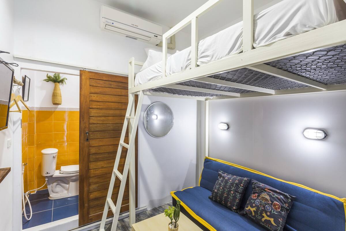In-room safe, free WiFi