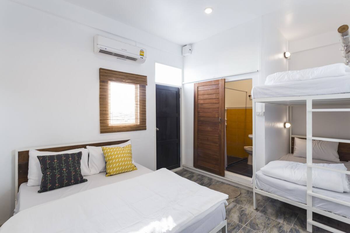 In-room safe, free WiFi