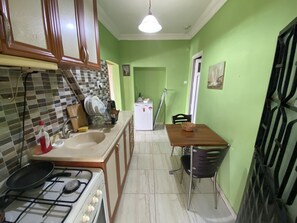 Chambre Supérieure avec lits jumeaux | Cuisine privée | Réfrigérateur, cafetière/bouilloire, bouilloire électrique