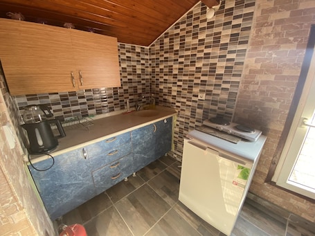 Superior Studio | Private kitchen | Fridge, coffee/tea maker, electric kettle, cookware/dishes/utensils