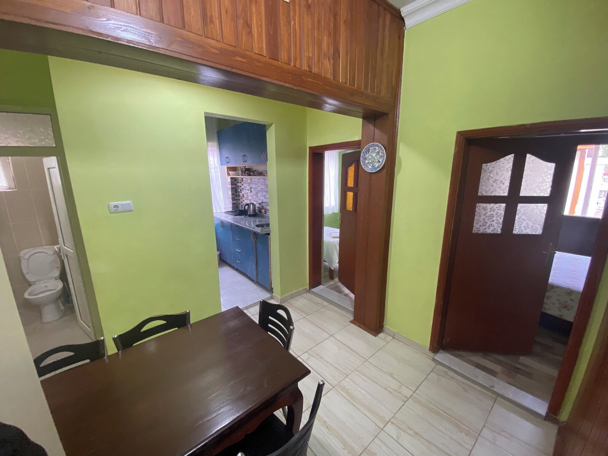 Familie appartement | Woonruimte | Een lcd-televisie