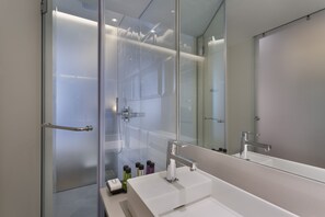 Superior Room | Bathroom