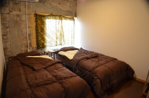 Western-Style Twin Snack Included