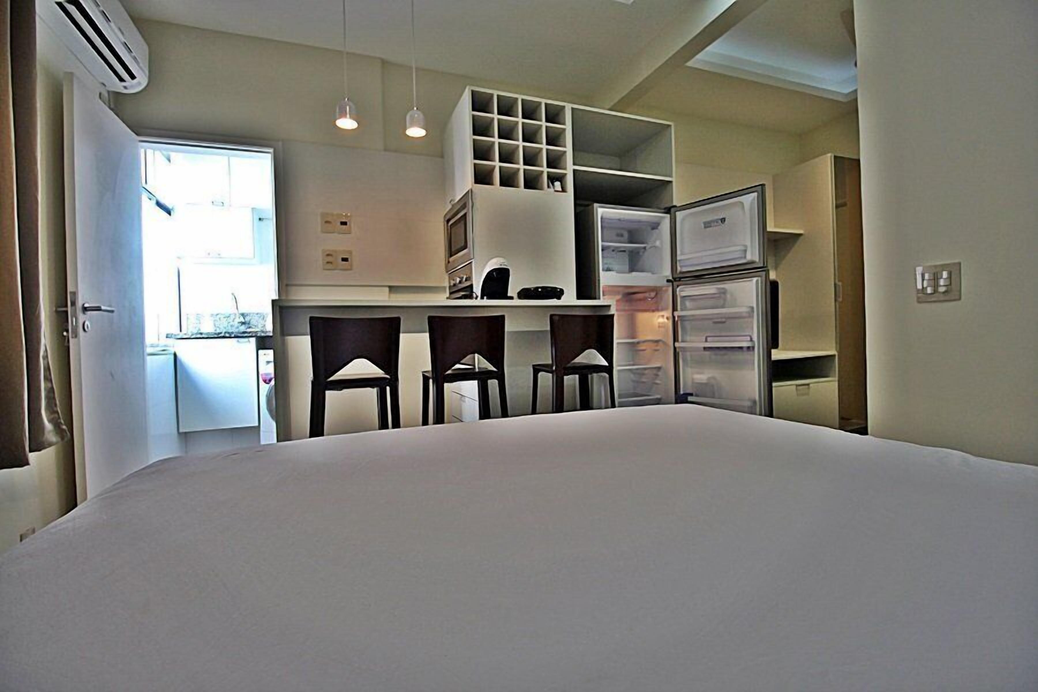 华丽公寓, 城市景观 | 办公桌、遮光窗帘、熨斗/熨衣板