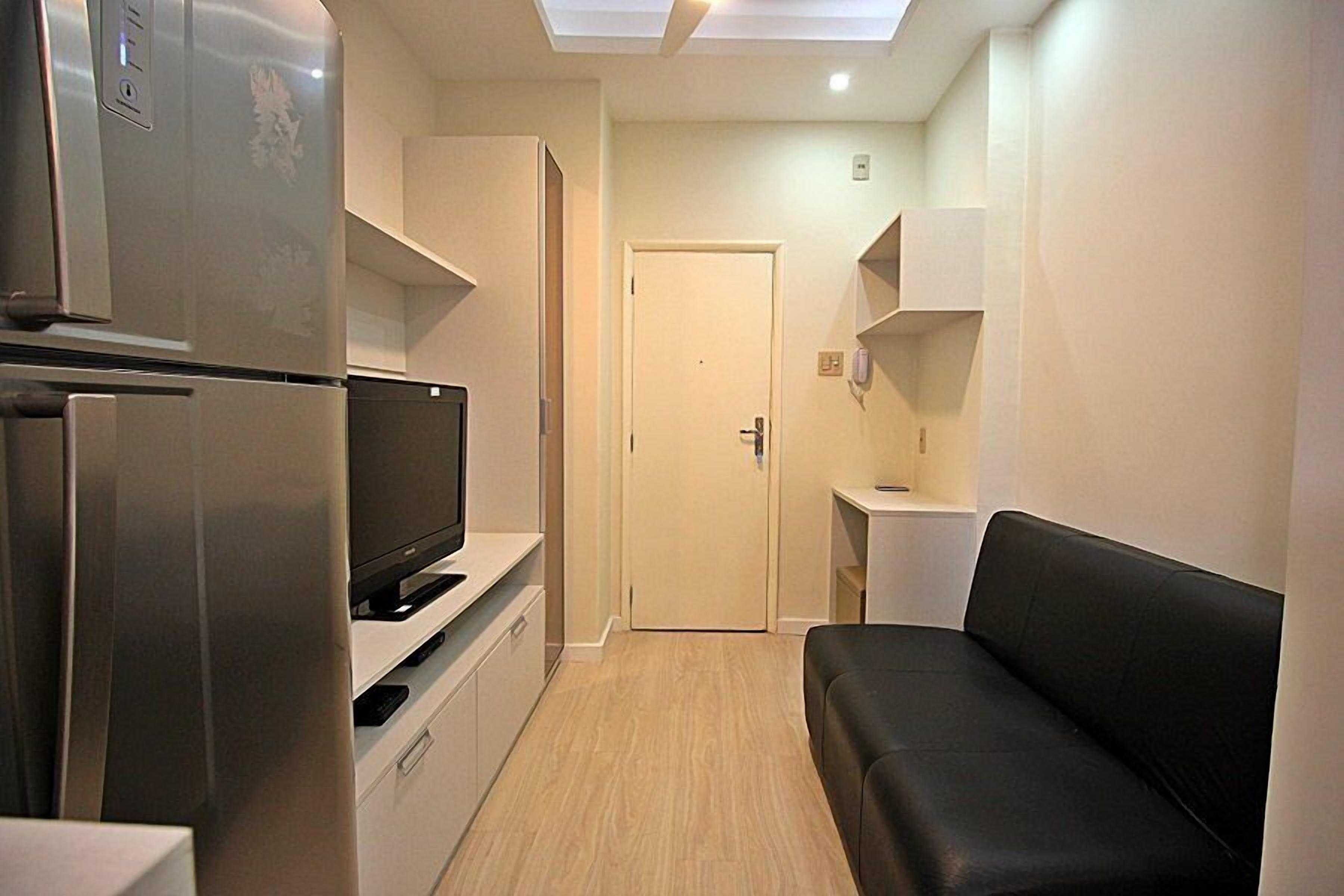 Căn hộ Deluxe, quang cảnh thành phố | Khu phòng khách | TV màn hình phẳng, các kênh phim phải trả tiền 