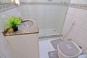 Studio, Beachside | Bathroom | Shower, free toiletries, hair dryer, towels