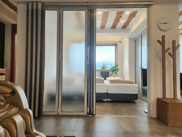 Family Villa, 3 Bedrooms | 3 bedrooms, iron/ironing board, free WiFi - Palm Tree Villa (Seogwipo)