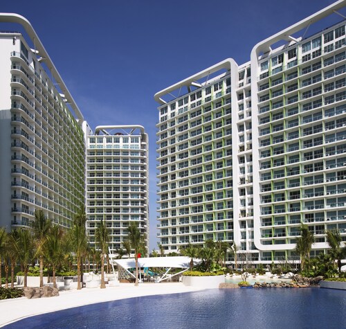 Siglo Suites @ The Azure Urban Resort Residences