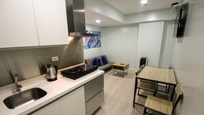 2 Bedroom Beach View | Private kitchenette | Full-size fridge, microwave, stovetop, rice cooker - Siglo Suites @ The Azure Urban Resort Residences (Parañaque)