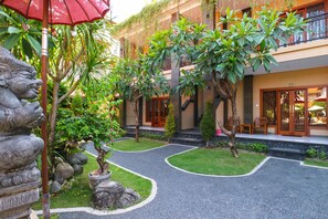 Habitación superior (Pool Side) | Vista al jardín