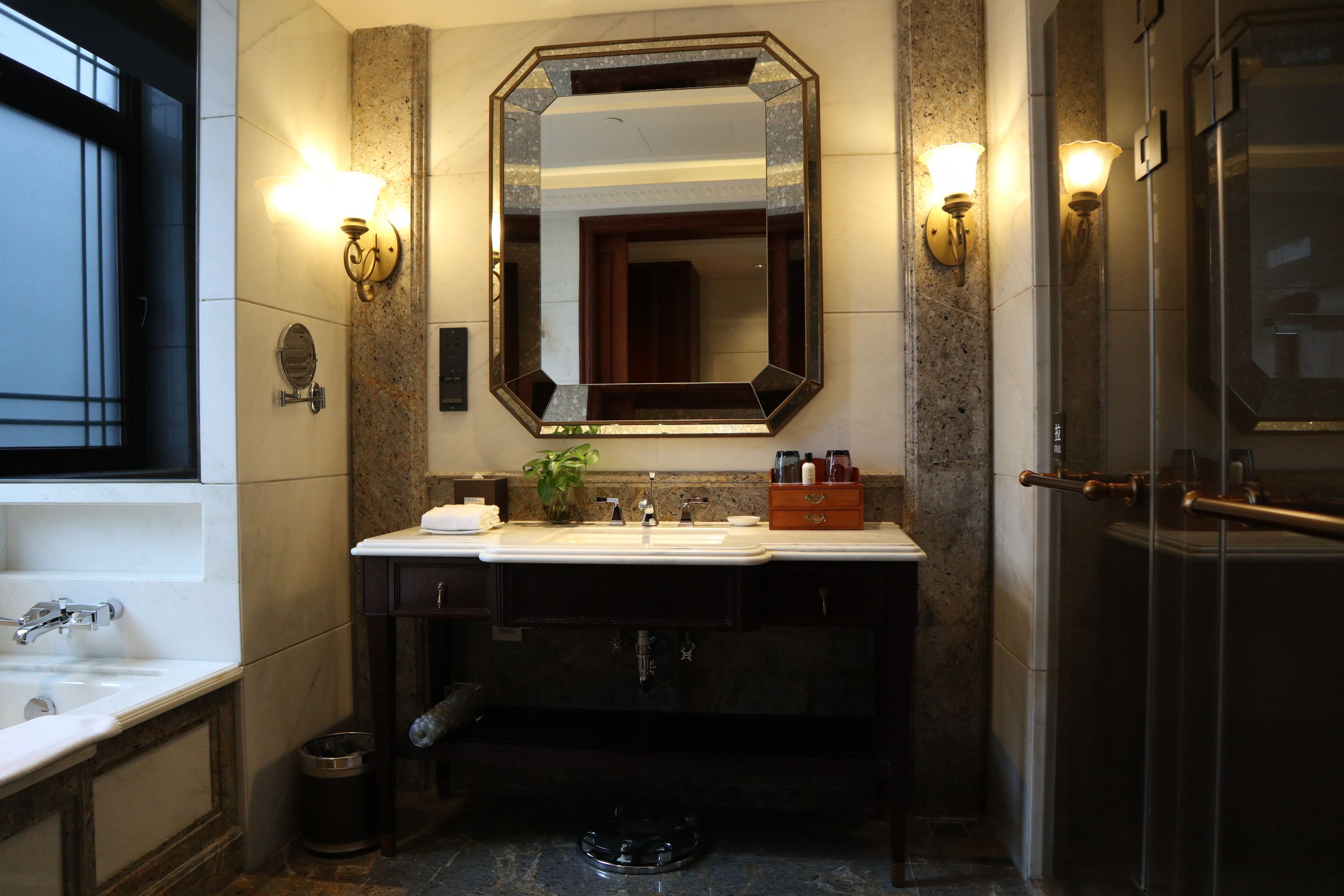 Photo - Shanghai Donghu Hotel - Shanghai Style Garden House