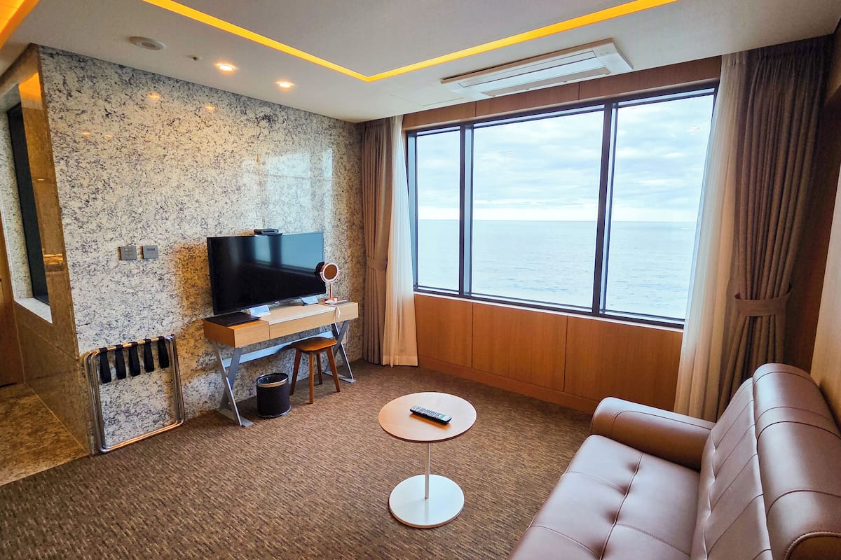 Junior Corner Suite ( Panorama Ocean View) | 1 Schlafzimmer, Schreibtisch, laptopgeeigneter Arbeitsplatz