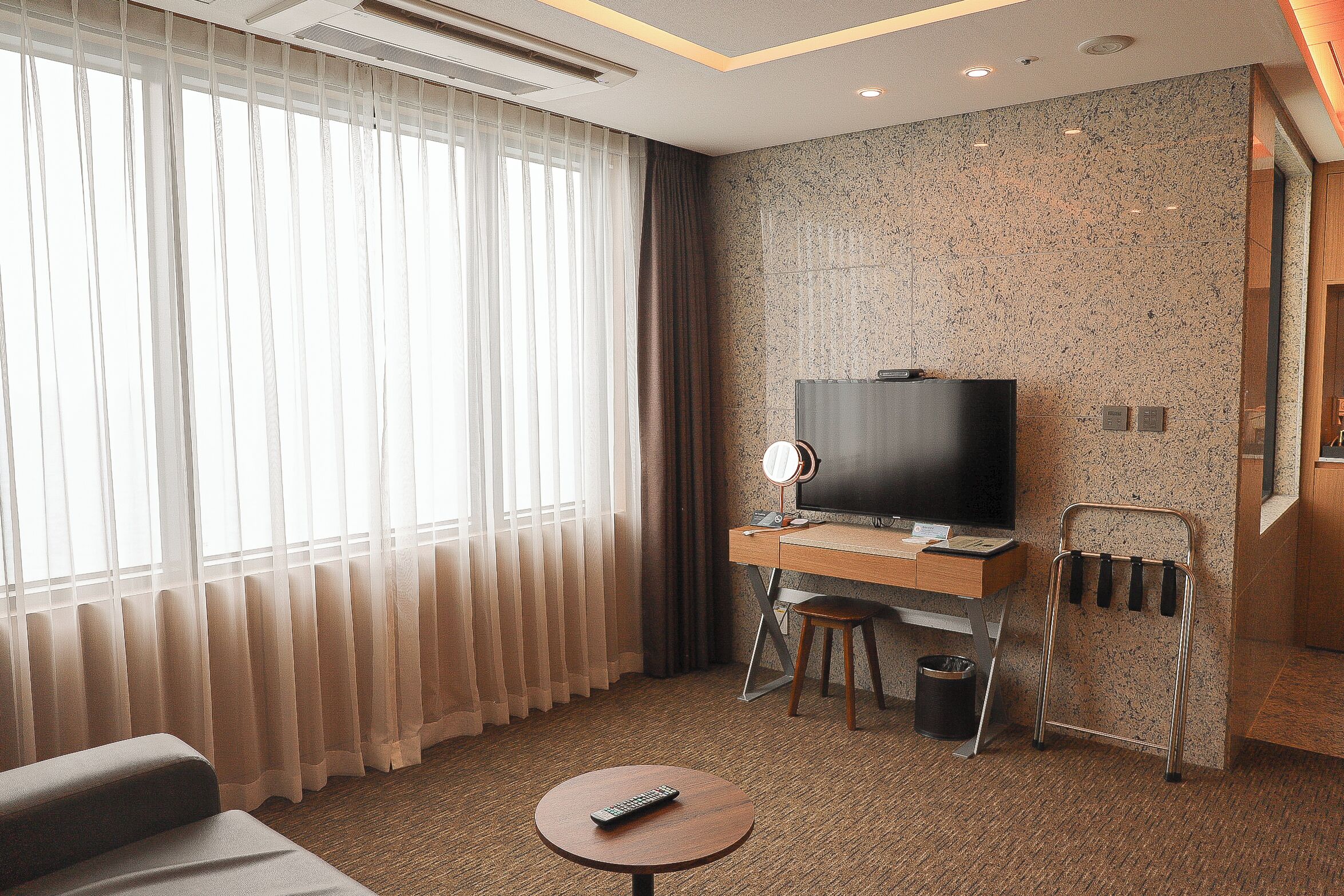 junior corner family suite ( panorama ocean view) | 1 bedroom, desk, laptop workspace, blackout curtains